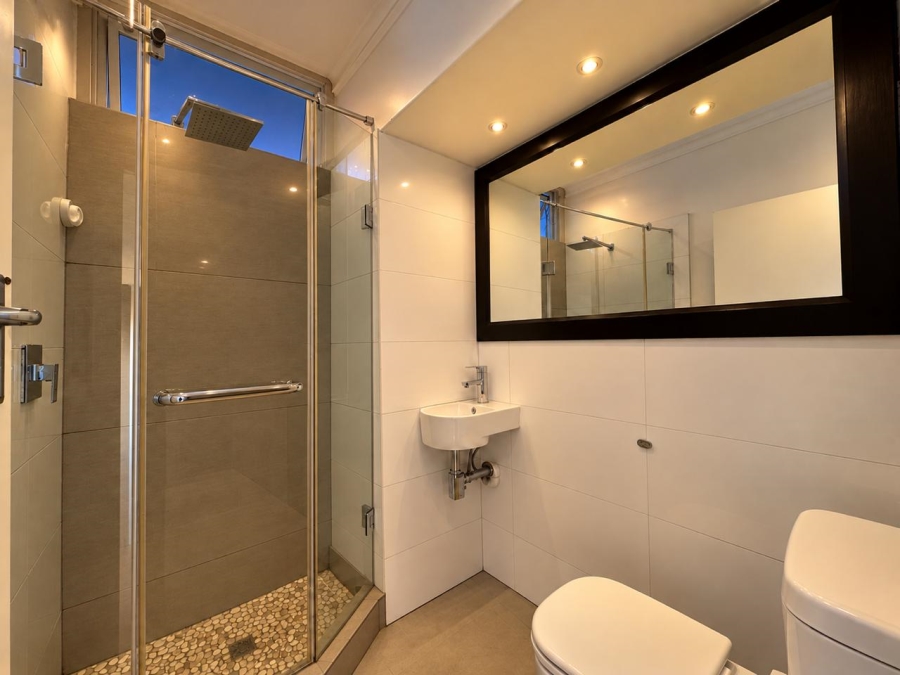 To Let 3 Bedroom Property for Rent in Sea Point Western Cape